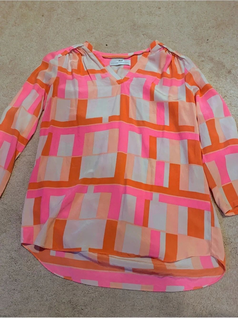 Amanda UPRICHARD 100% Silk Printed V-Neck Top in Pink & Orange